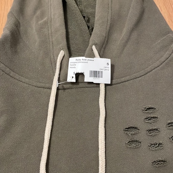 Ruby And Jenna Camo Cropped Sweatshirt - Picture 7 of 11